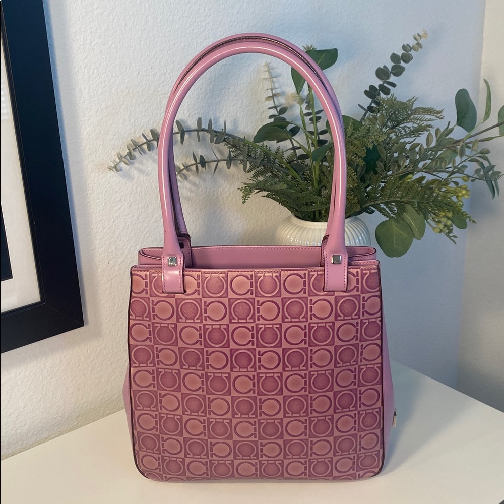 Salvatore Ferragamo Gancini Logo Lavender Leather Tote - Picture 3 of 13